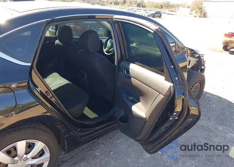 2017 Nissan Sentra S z USA, uszkodzony, nr VIN 3N1AB7APXHY324810